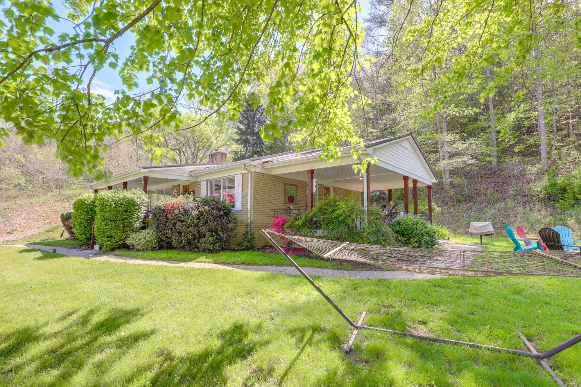 Updated Marshall Home With Fire Pit And Game Room! Exterior foto